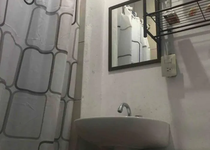 Guest house Con Bano Privado 1 Persona Cerca Del Estadio Azteca-banorte